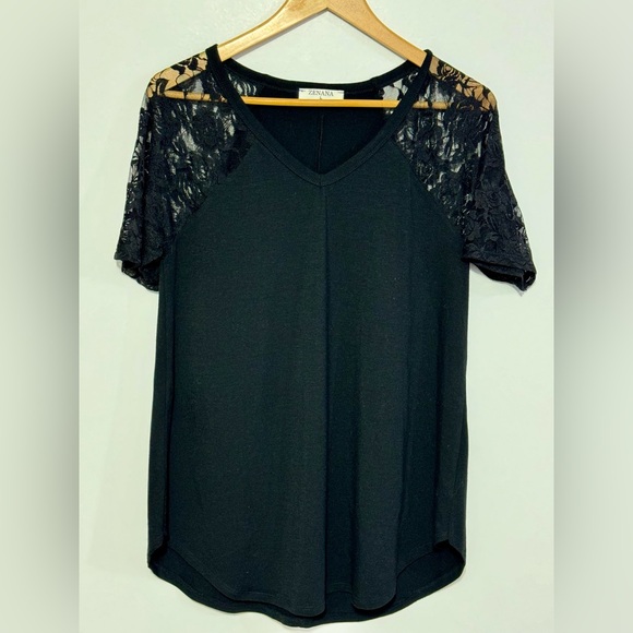 Zenana Outfitters Tops - Zenana Outfitters Premium Floral Lace Sleeve Trim Slide Slit Tunic Blouse Size L